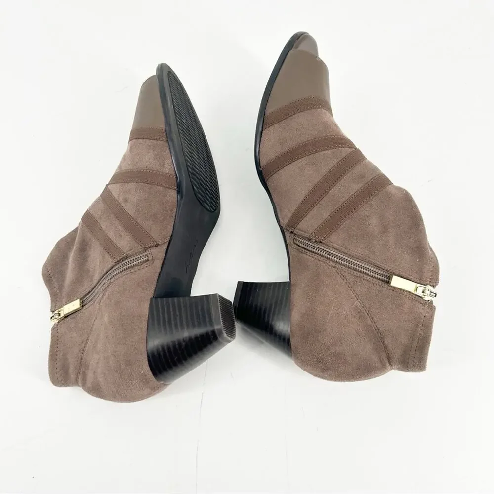 Trotters Maris Taupe Peep Toe Booties Size 9.5W‎